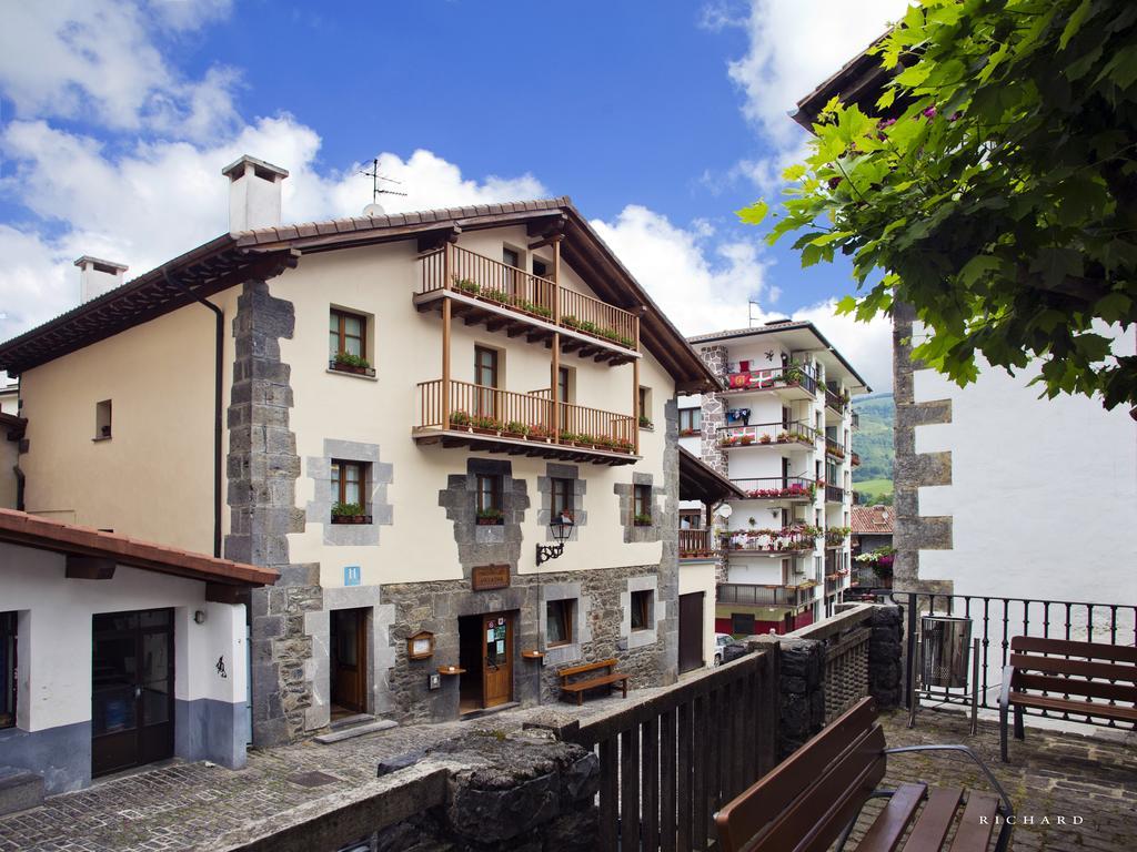 Hostal Musunzar Leitza  Exterior photo